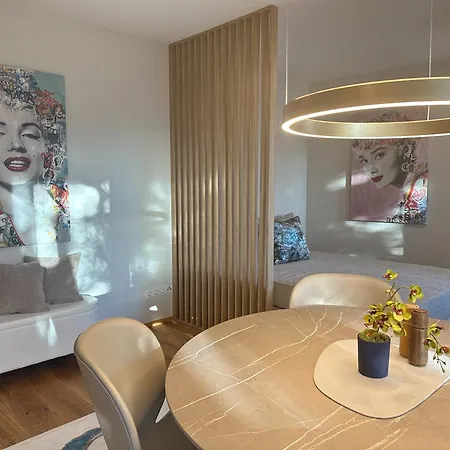 Apartment Three - Premium Seekirchen, Modern, Zentral Gelegen
