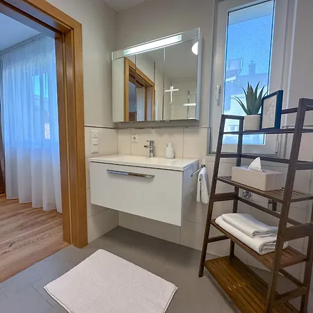 Three - Premium Seekirchen, Modern, Zentral Gelegen Apartment Seekirchen am Wallersee