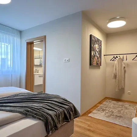 Three - Premium Seekirchen, Modern, Zentral Gelegen Apartment *