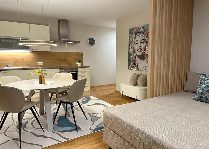 Three - Premium Seekirchen, Modern, Zentral Gelegen * Seekirchen am Wallersee