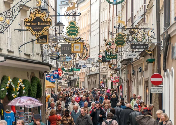 Three - Premium Seekirchen, Modern, Zentral Gelegen Apartment
